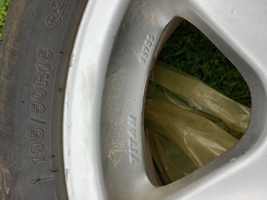 Felgi aluminiowe + Opony zimowe 195/50 R15