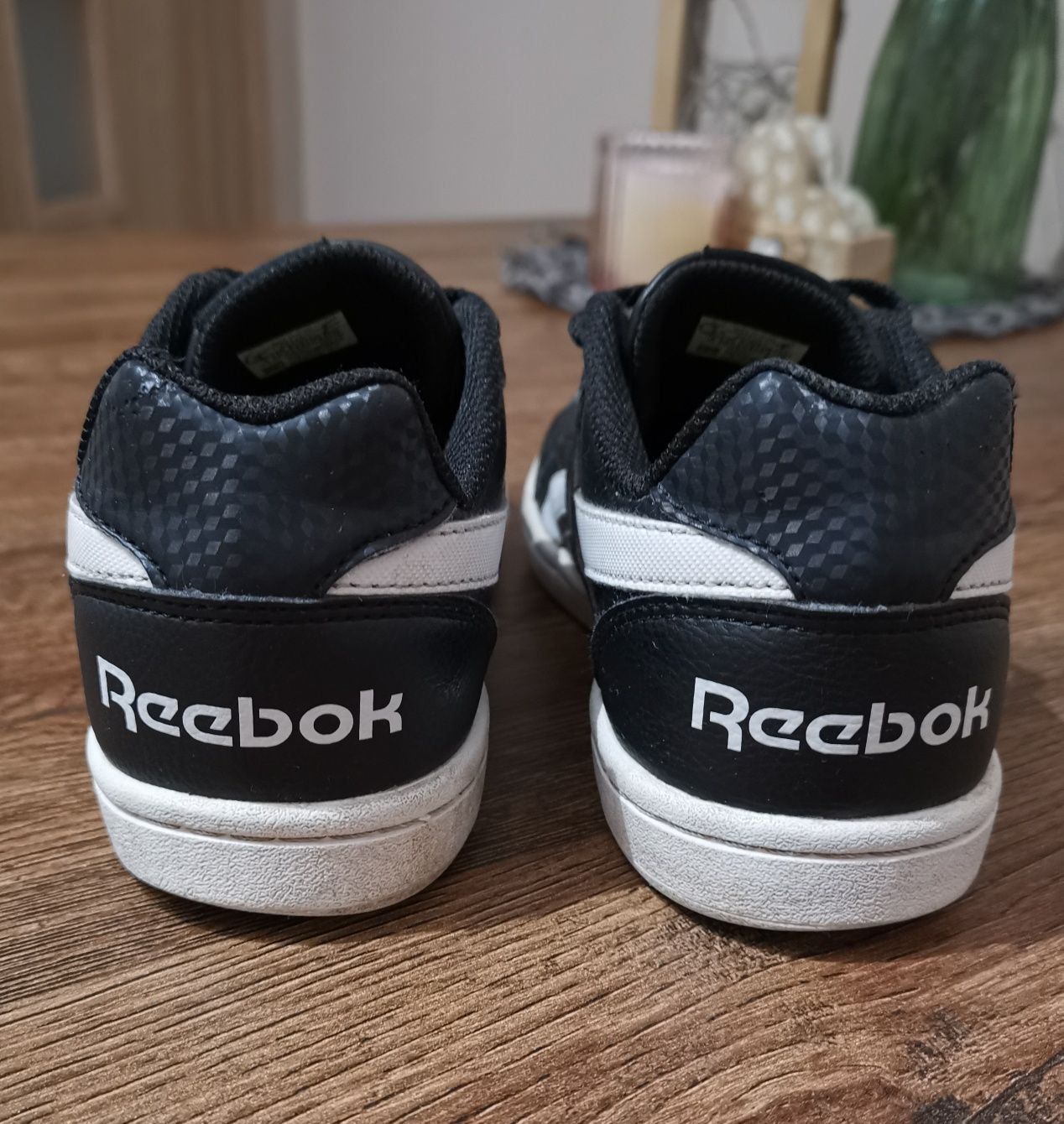 Buty sportowe Reebok rozmiar 34 białe / czarne