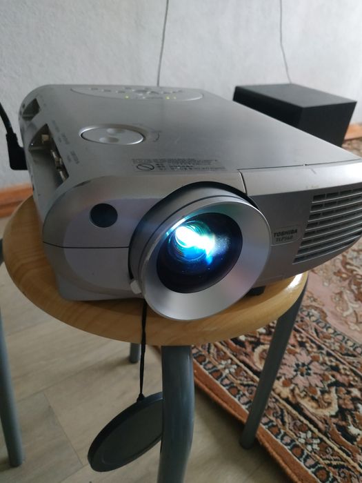 Проектор Toshiba tlp560 1024x768 3LCD лампа для проектора