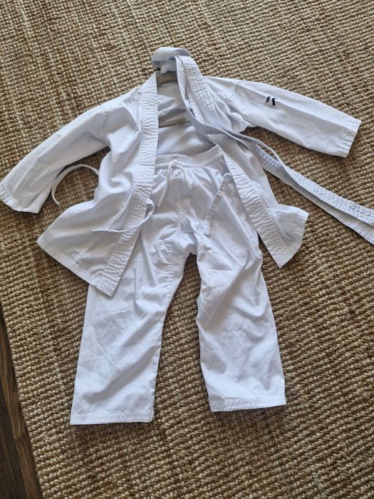 Kimono dla dziecka 5-7 lat karate 110 cm decathlon