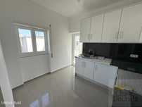 Apartamento T3 totalmente remodelado