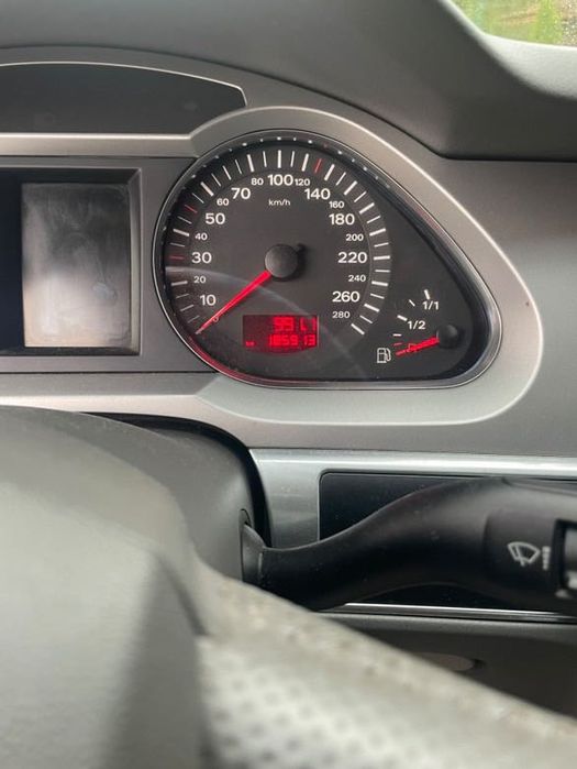 Ауді а6с6 2.0бензин