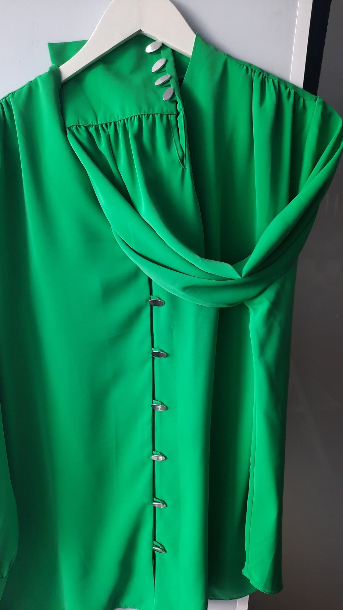 Продам блузку нежно-зелёный цвет