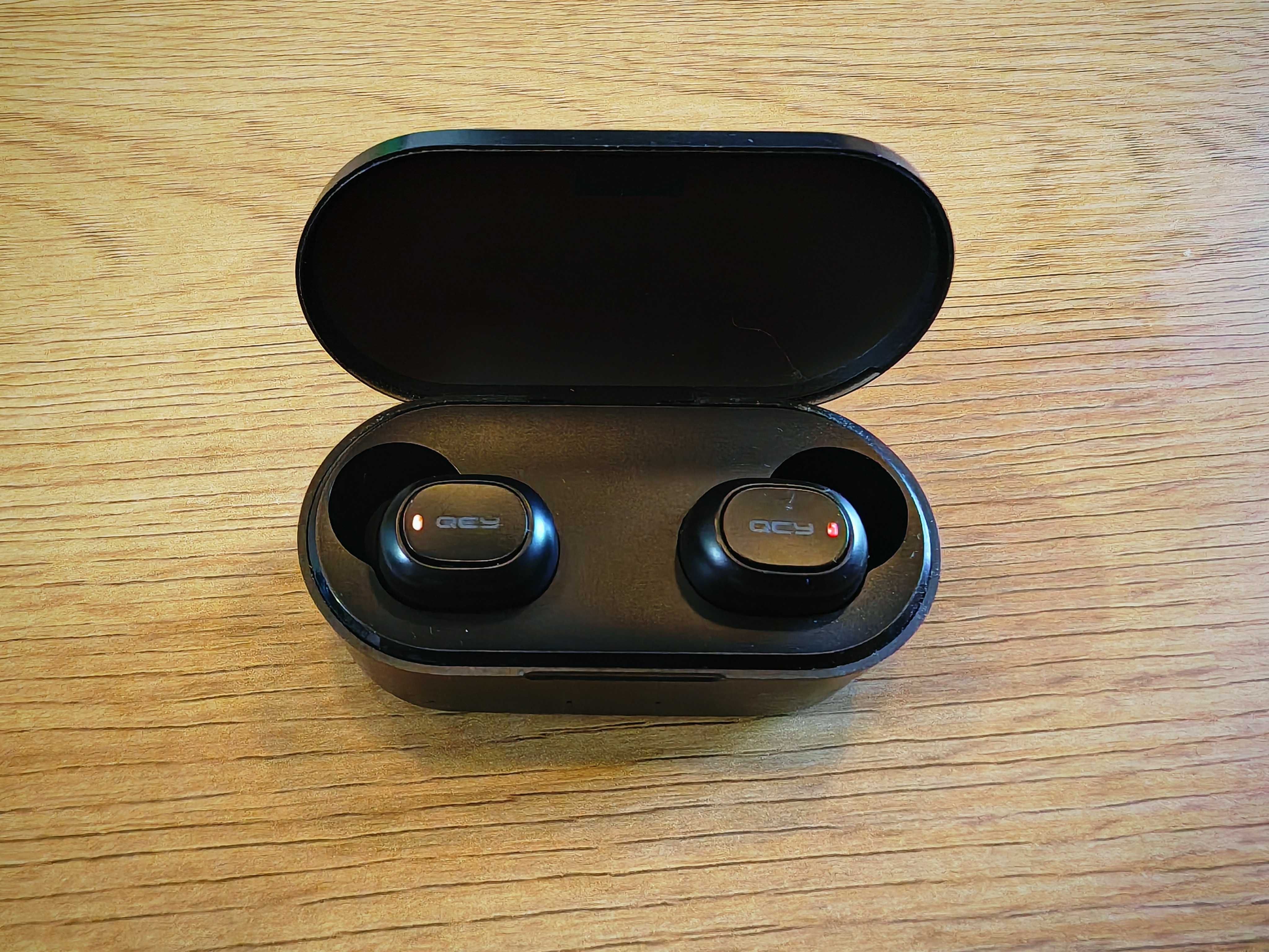 Fones Bluetooth QCY QS2  – Preto + 6 pares de tips extra