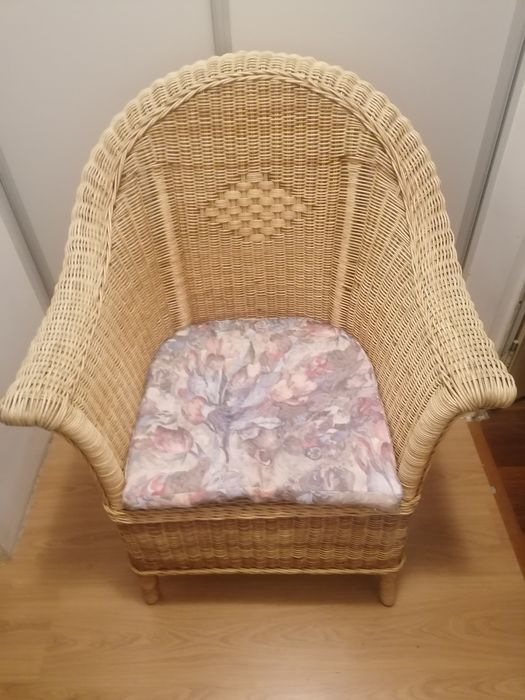 Fotele ratanowe kolonialne