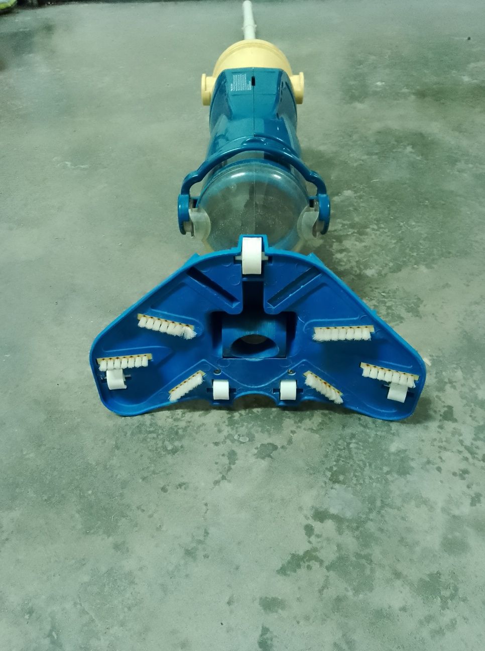 Aspirador de piscina a bateria