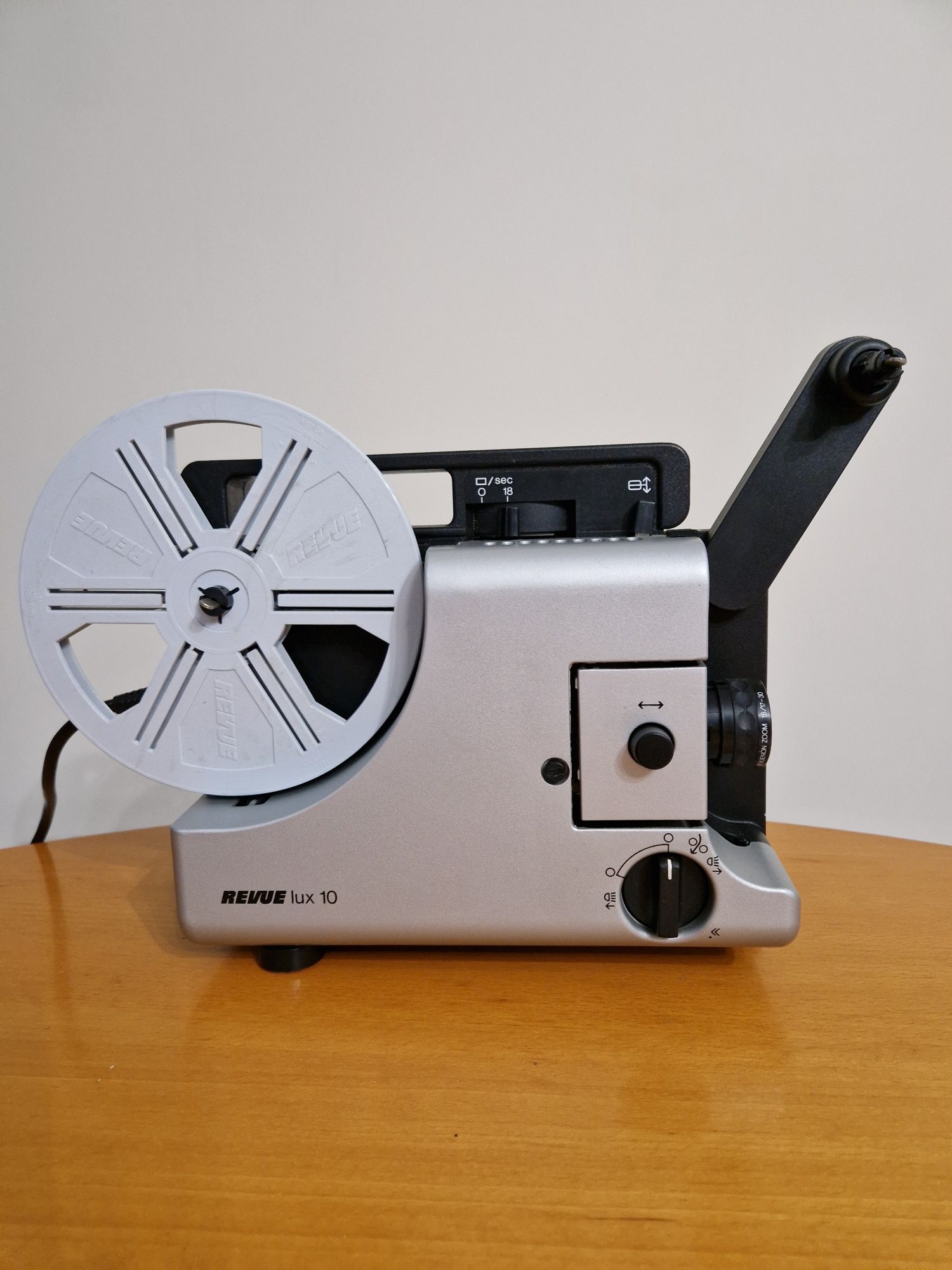 Projektor Revue lux 10