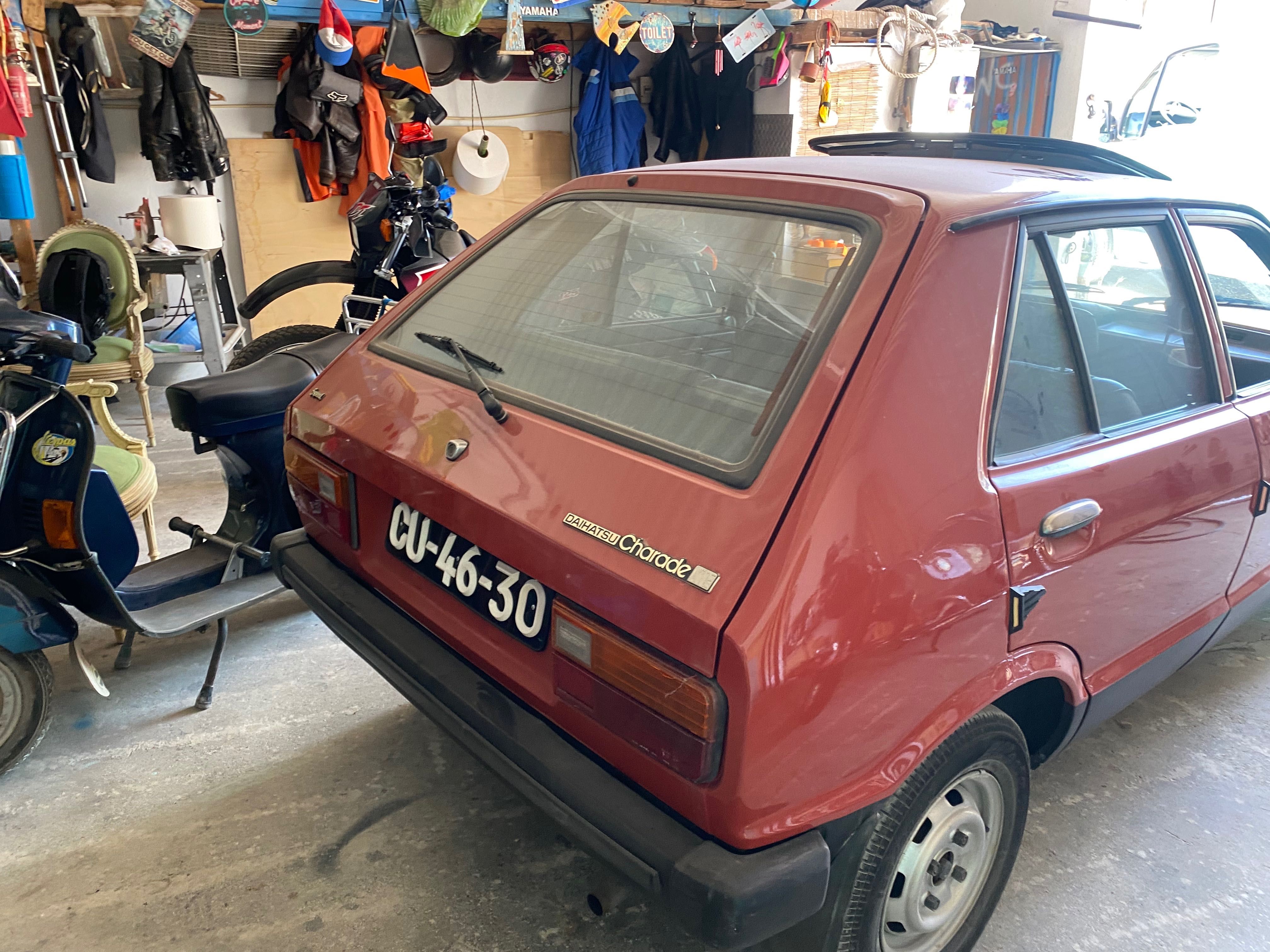 Daihatsu Charade xte 5speed ac