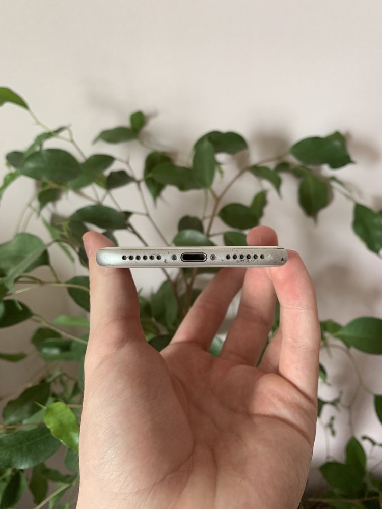 Apple iPhone 7 на 32 Gb (Silver) Айфон 7