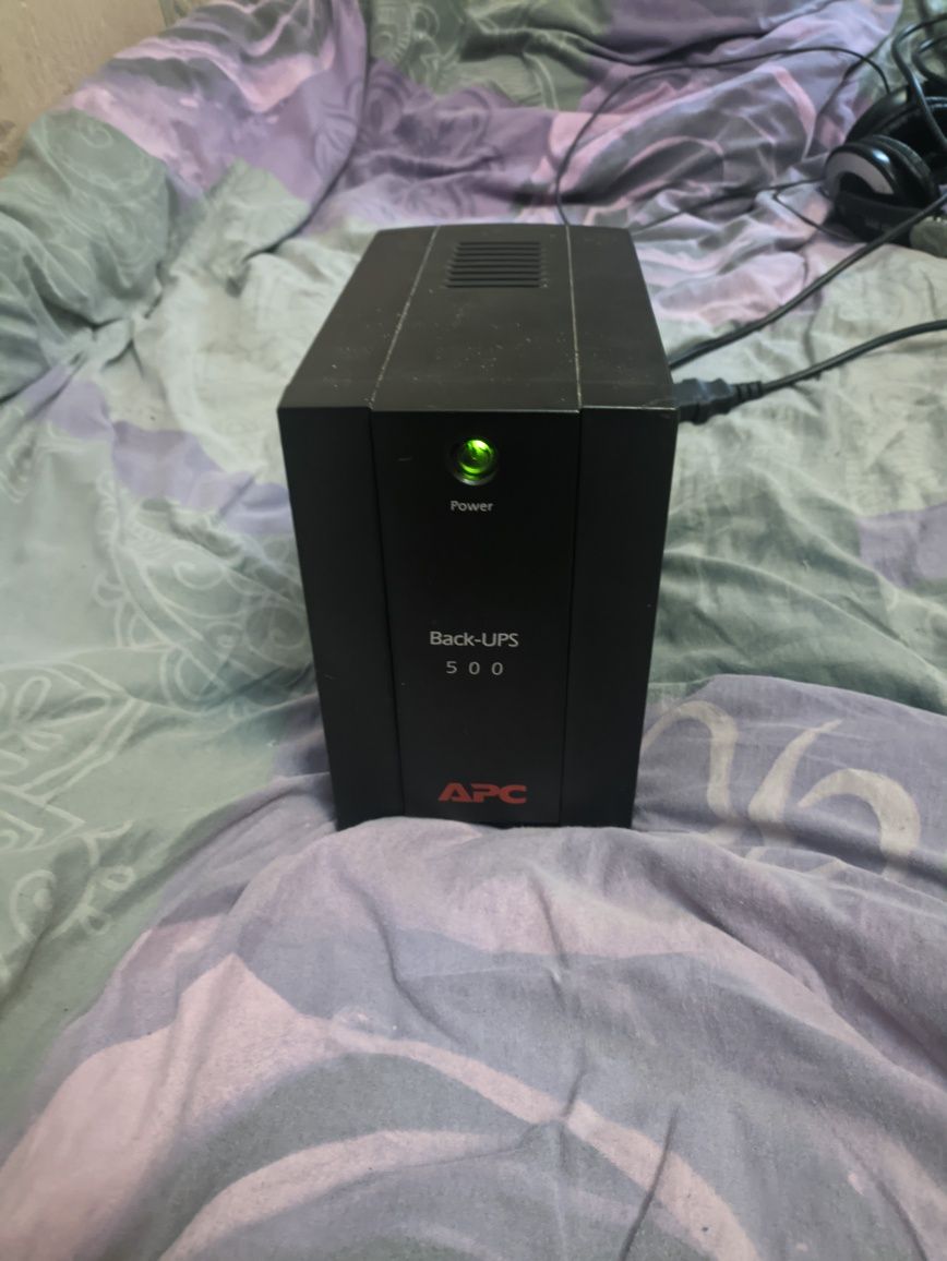 APC back UPS, инвертор, бесперебойник 300 ватт