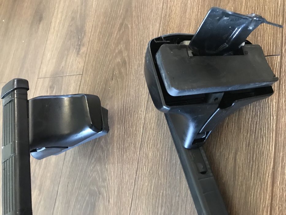 Bagażnik dachowy Thule.