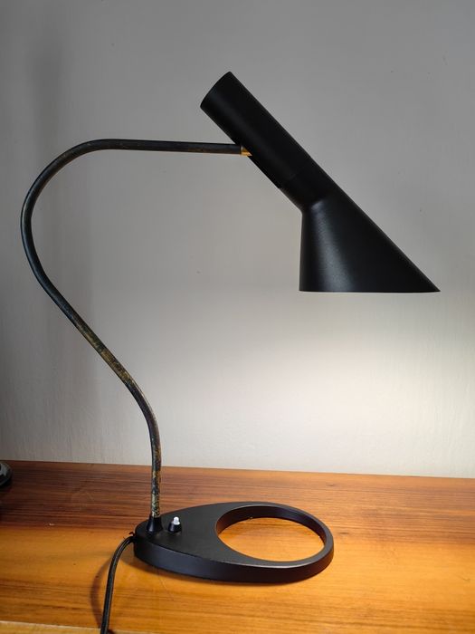 Lampa biurkowa 50cm x 44cm x 15cm.