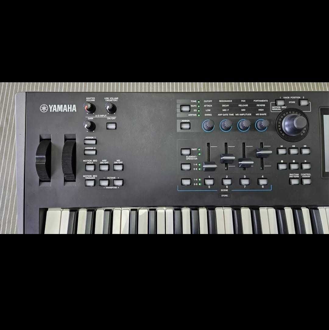 Teclado MODX7 yamaha