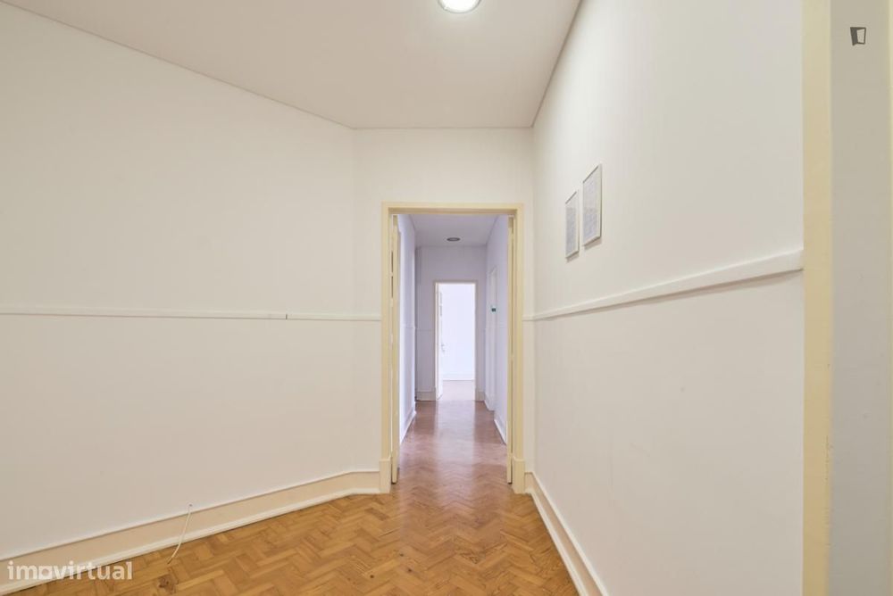 Quarto - localizado em Alameda Lisbon