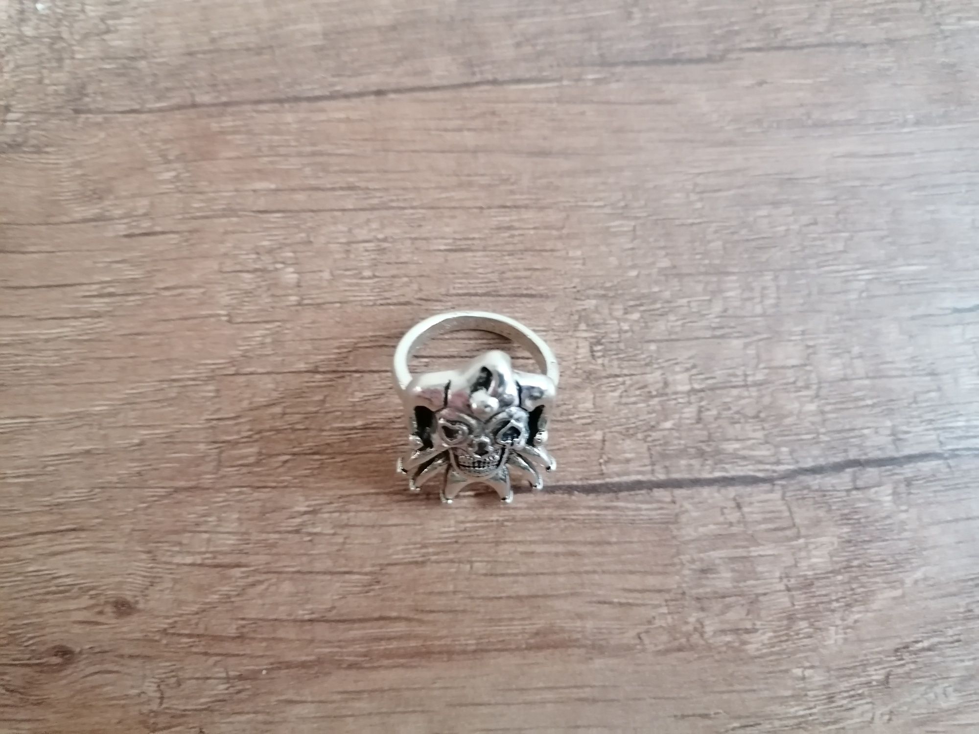 Pierścień Gothic czaszka 19 mm