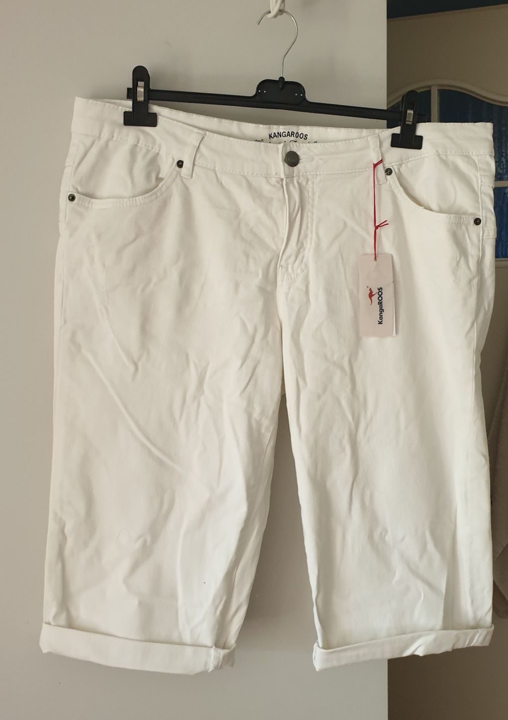 Białe spodenki do kolan jeansowe marki Kangaroos, rozm. 48