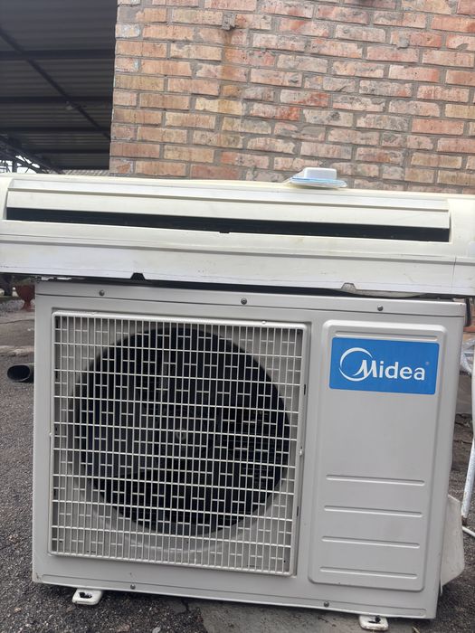 Продам инверторный кондиционер Мидея 18