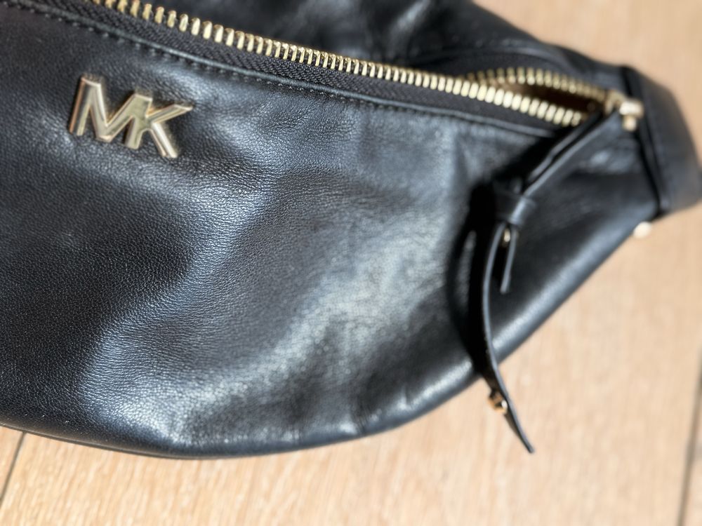 Сумка на пояс Michael Kors