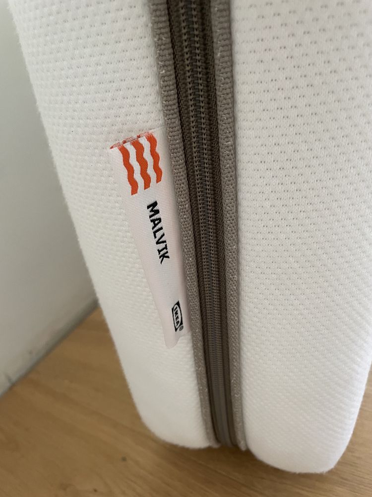 Materac Ikea Malvik 90x200 srednio twardy,