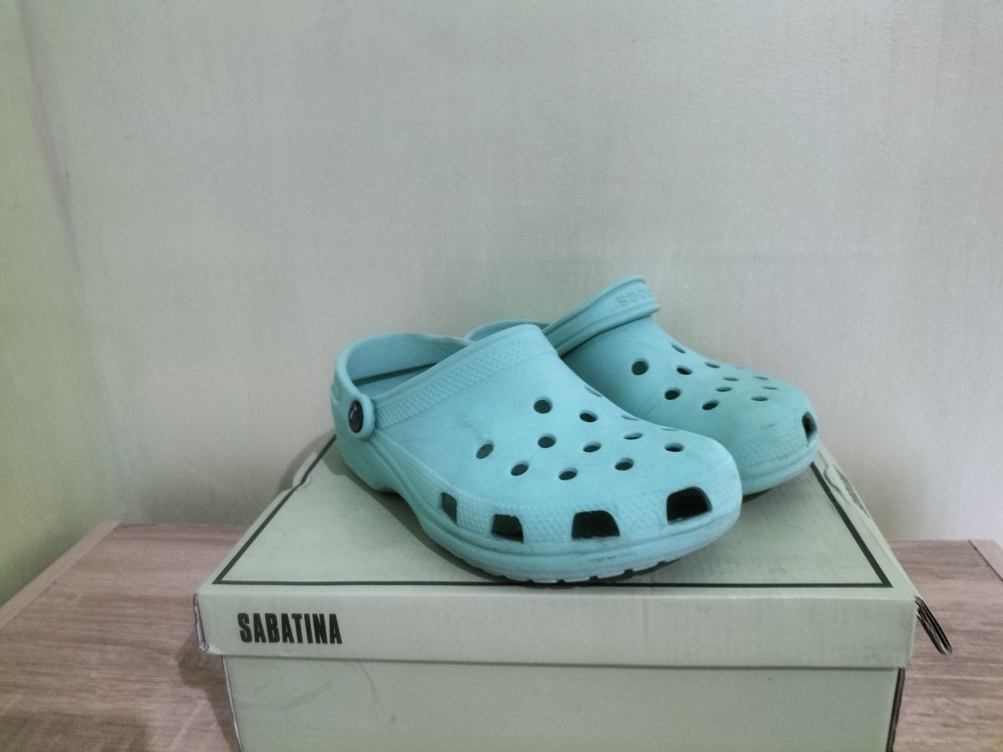 Klapki crocs .. zielonkawe