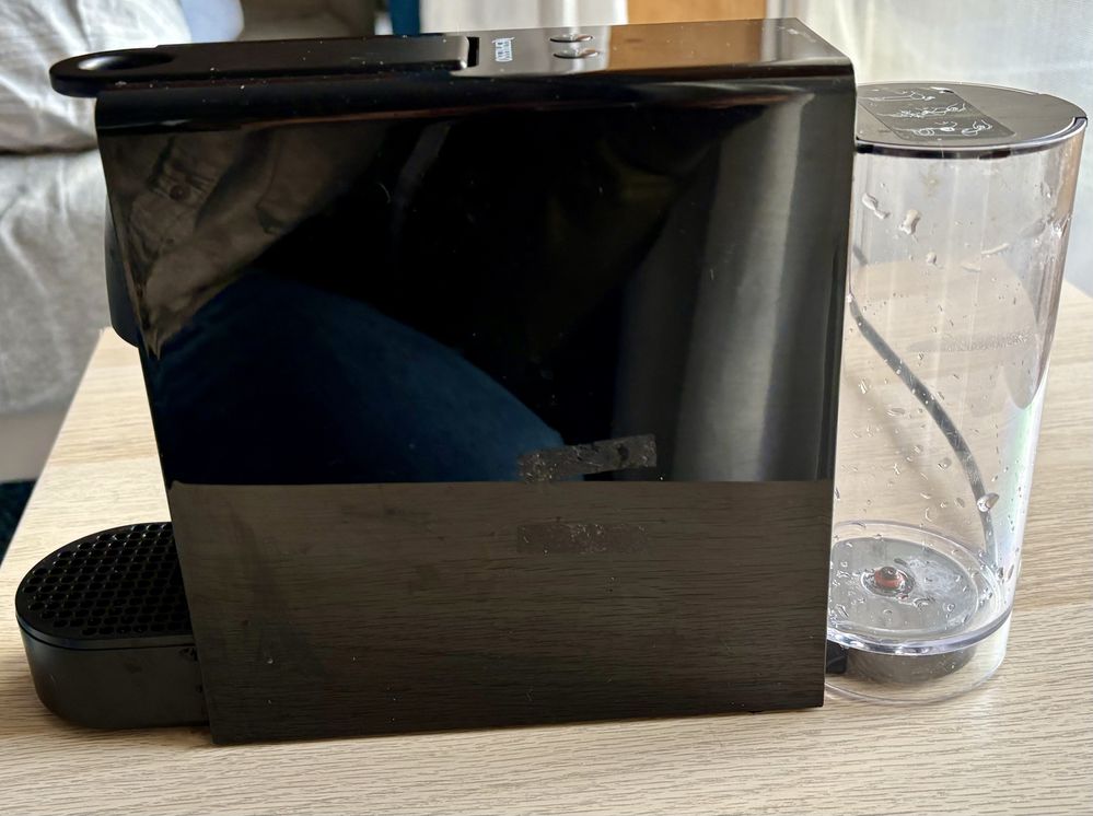 Máquina café Nespresso Essenza Mini C30