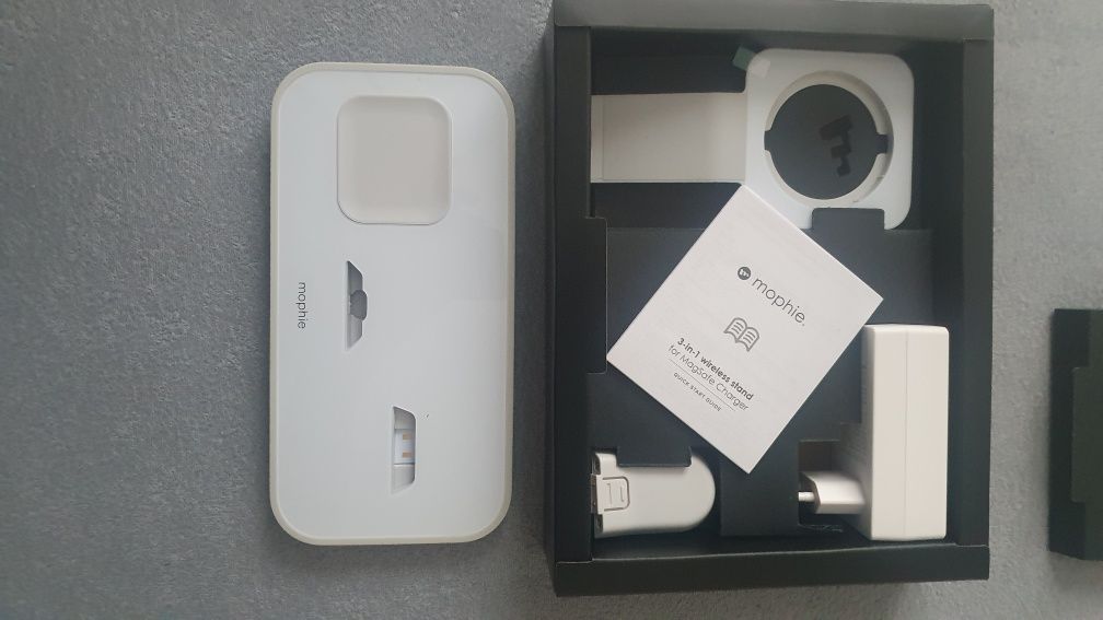 Ładowarka indukcyjna STACJA 3W1 IPHONE --Mophie 3-in-1 Wireless Charge
