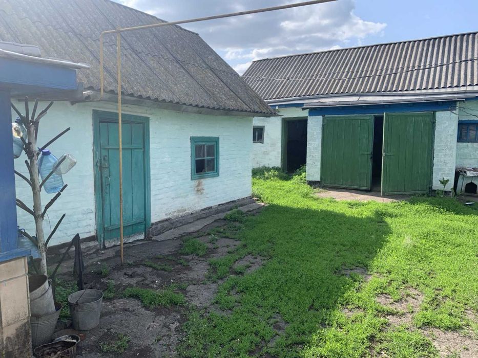 Продаєть дворище