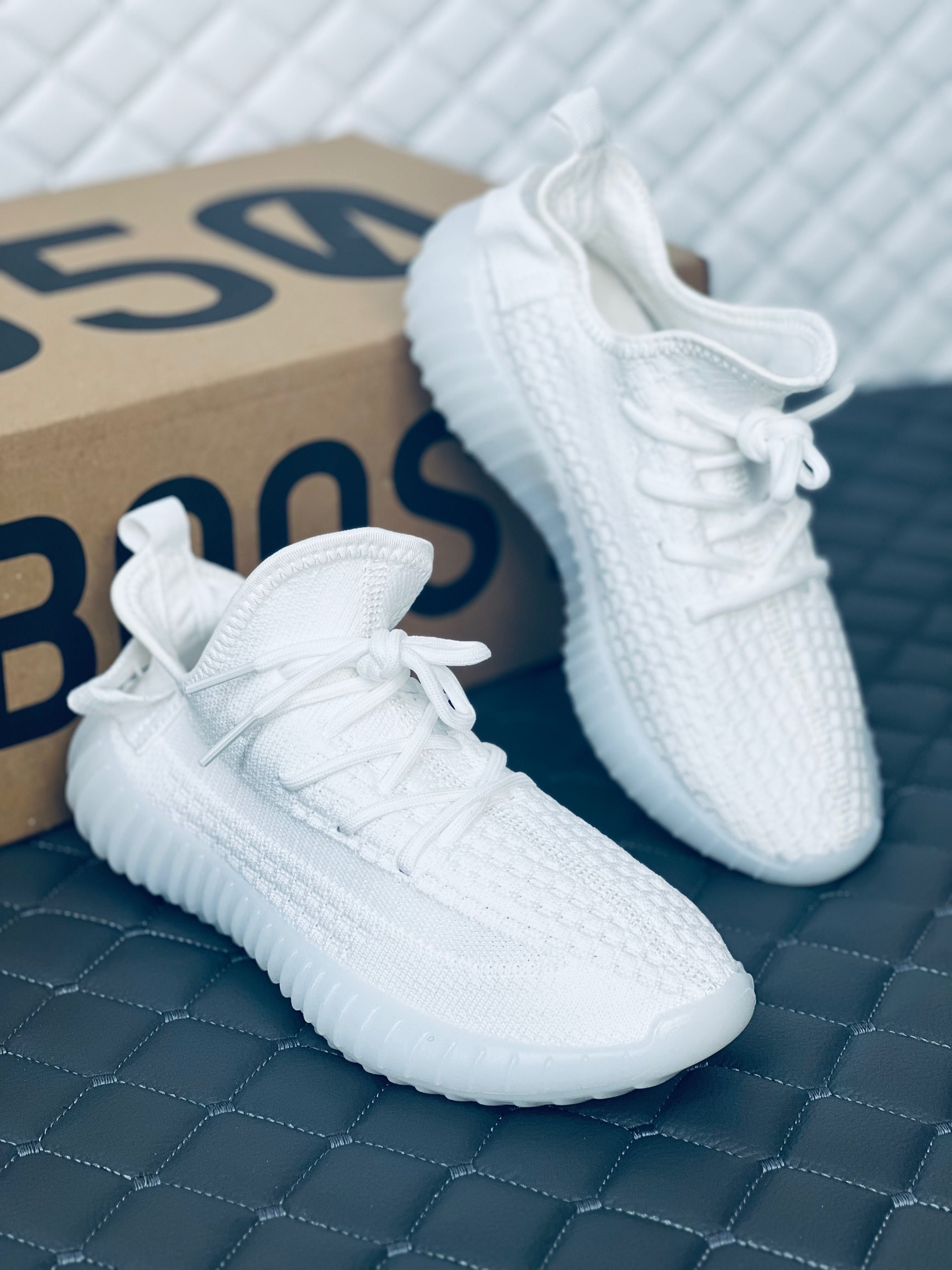 Yeezy Boost 350 V2 white Adidas кросівки Адідас Ізі буст 350 білі