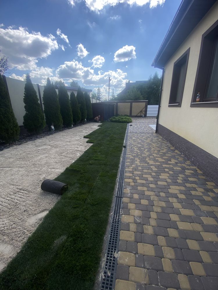 Покос трави,зпил дерев,корчування,стрижка Київ садівники