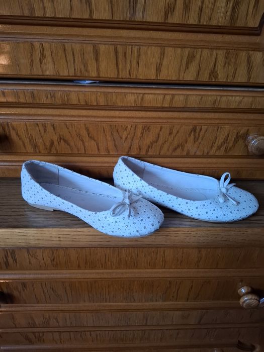 Baleriny białe, rozmiar 33.