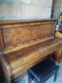Pianino drewnian