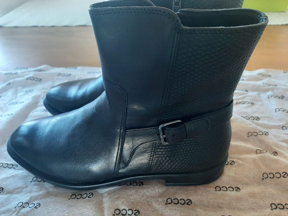 Botas de mulher ECCO novas