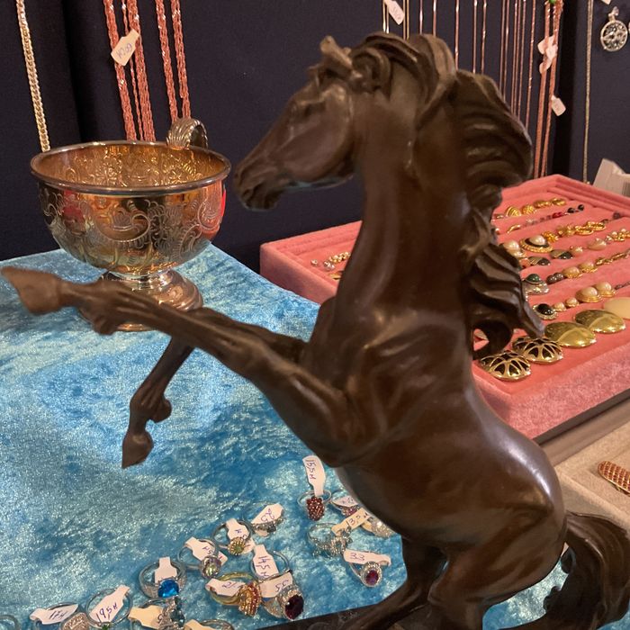 Escultura cavalo bronze alt 27 cm/ Mais anúncios abaixo