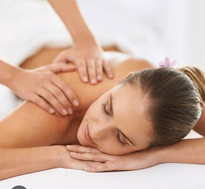 Розслабляючий масаж для дівчат і жінок.