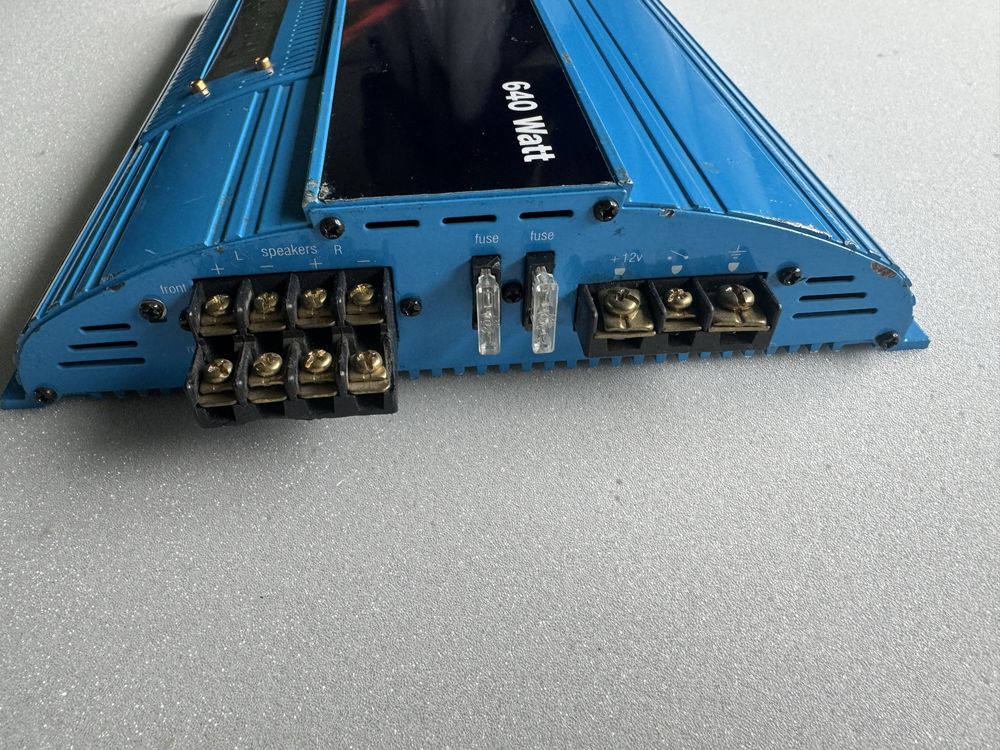 Wzmacniacz 4 kanałowy BLAUPUNKT GTA 4100