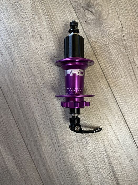 Продам      задню   втулку   HASSNS  PRO  7. На 32 спиці