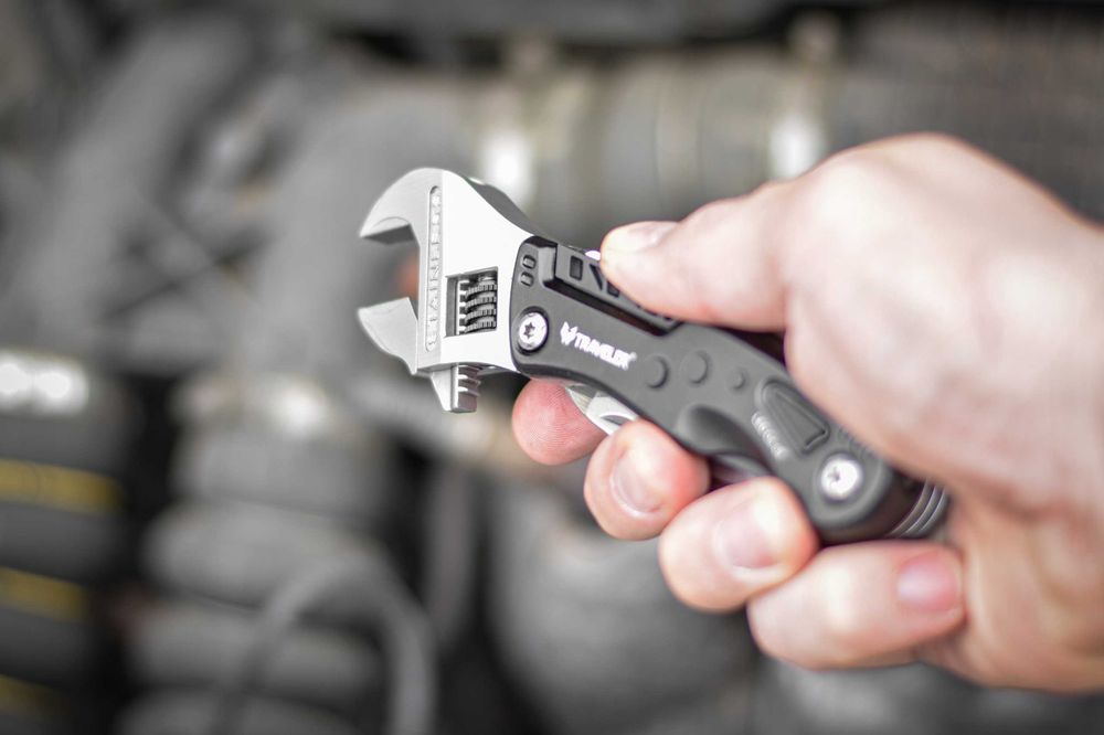 Klucz Nastawny Francuski Szwedzki Latarka Led Multitool