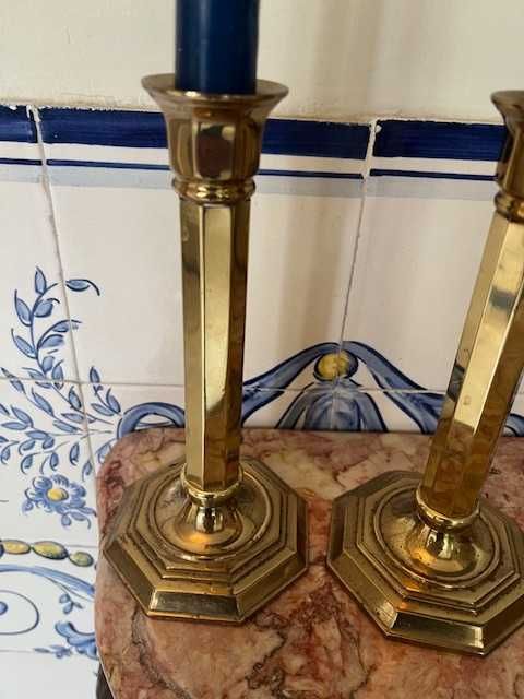 Castiçais em latão