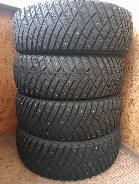 Зимові шини 215/65 R16 98T Good Year ULTRAGRIP ICE ARCTIC