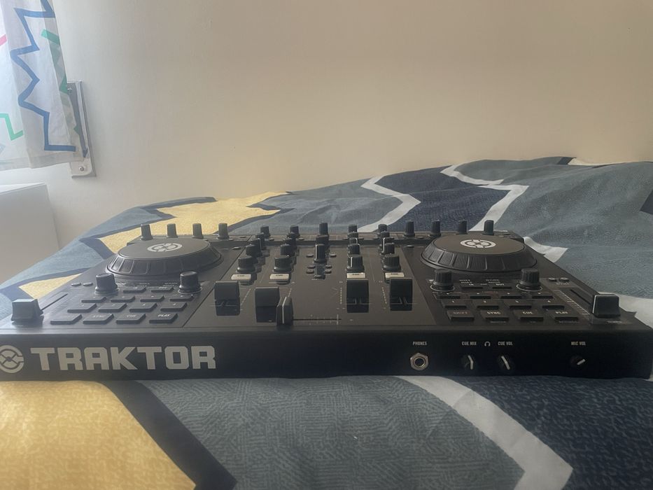 Traktor S4 Mk1 - Controlador DJ