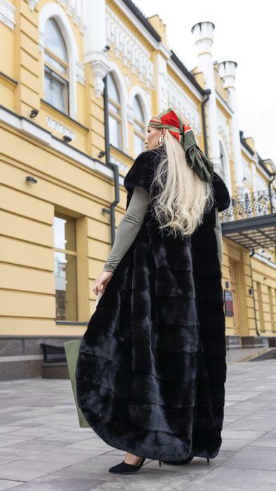 Норкова шуба ЖИЛЕТ black glama  Оригінал Греція 135 см р.46-48