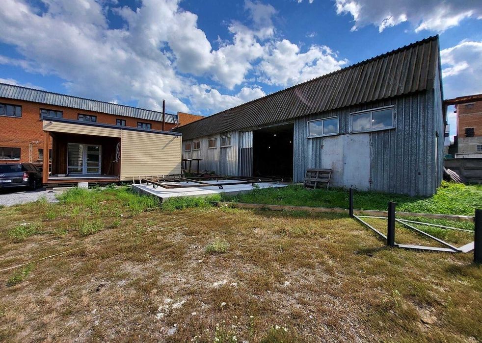 Продаж комерційного приміщення на вул. Будівельна