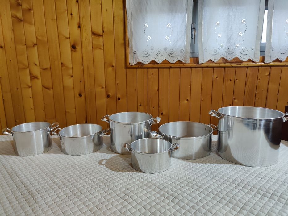 Conjunto de panelas e testos em alumínio fundido