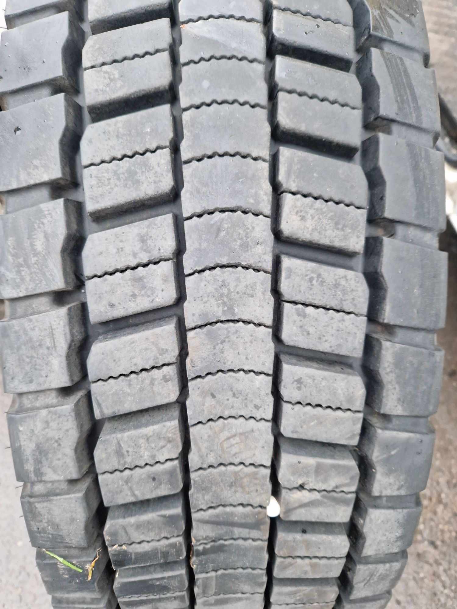 Opony 275/70r22.5 goodyear jak nowe napędy