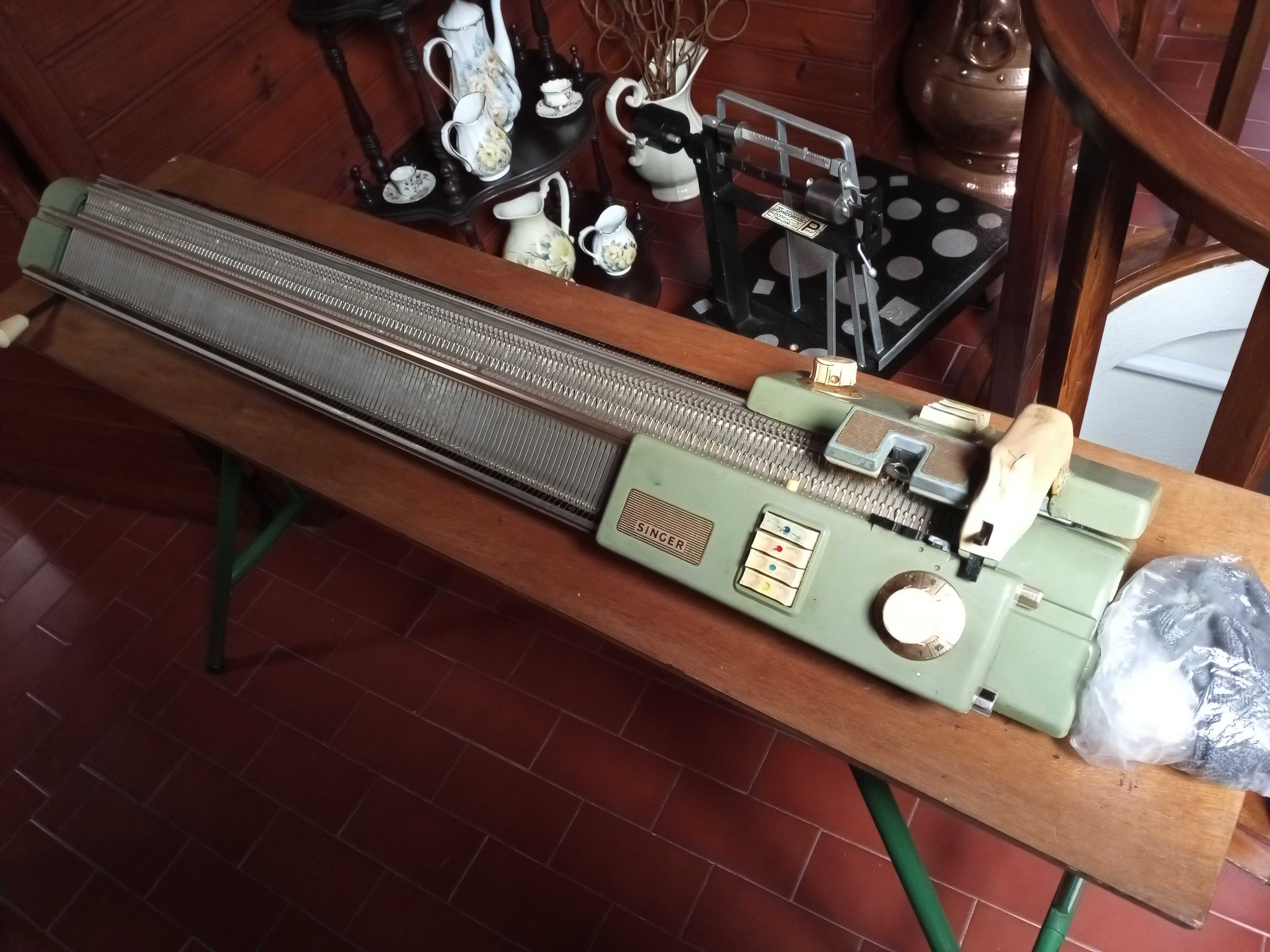 Máquina de tricotar singer