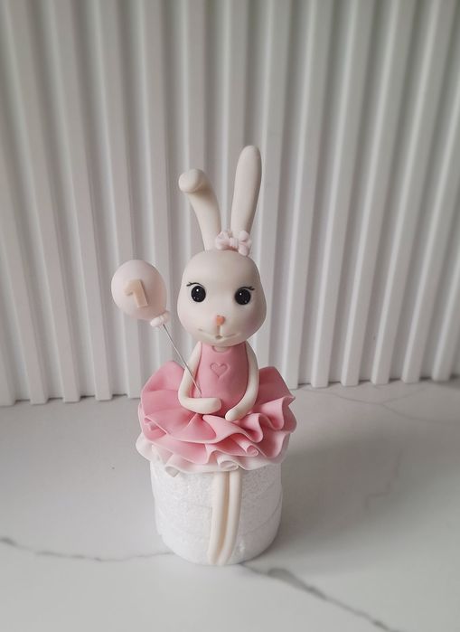 Króliczek z masy cukrowej na tort zestaw figurki 3D