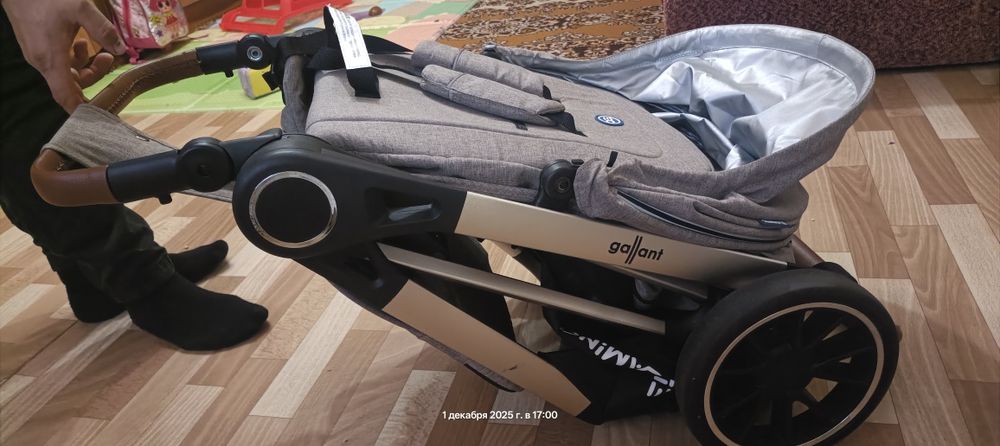 Продам дитячу прогулянкову коляску.