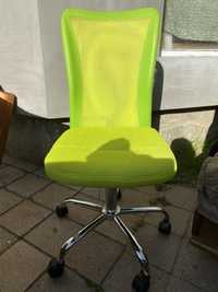 Офісний стілець зеленого кольору