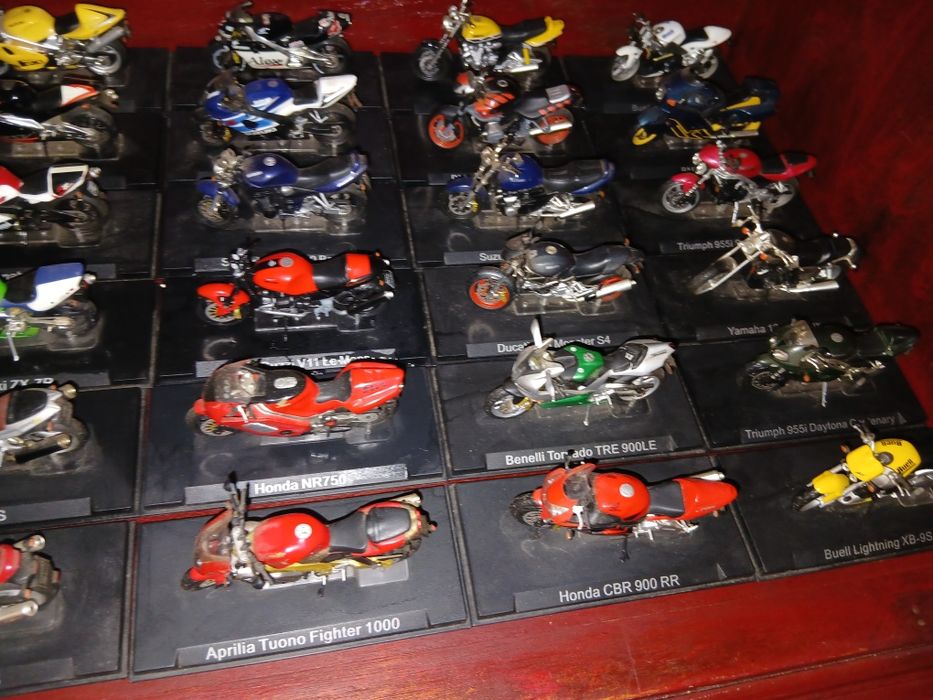 34 grande moto por  6,50 € cada