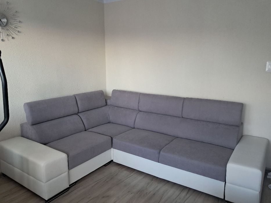 Zestaw mebli + narożnik + stół i 4 krzesła